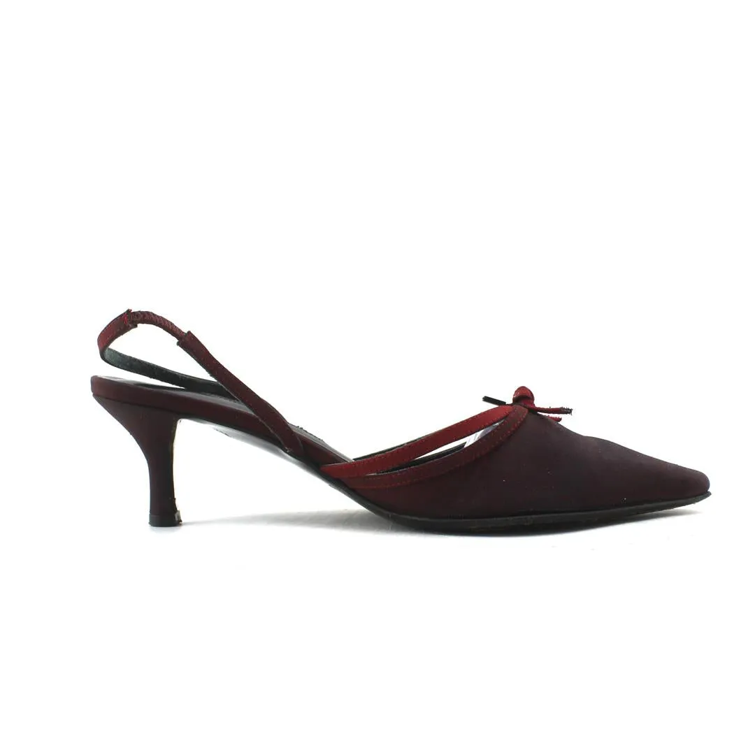 ANN TAYLOR .