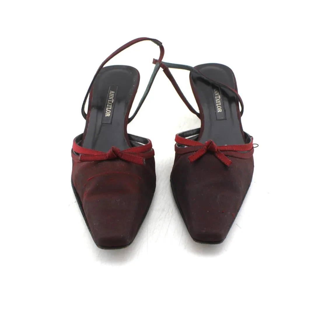 ANN TAYLOR .