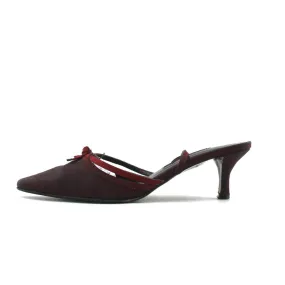 ANN TAYLOR .