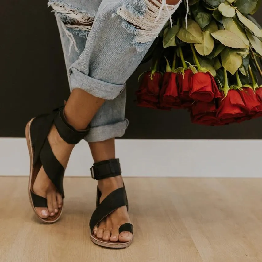 Women Fashion Flat Heel Ankle Buckle Strap Sandals